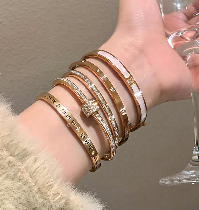 prestige brazaletes - Set 5 Brazaletes Dorados Estilo Lujo ✨ Acero Inoxidable Premium💎